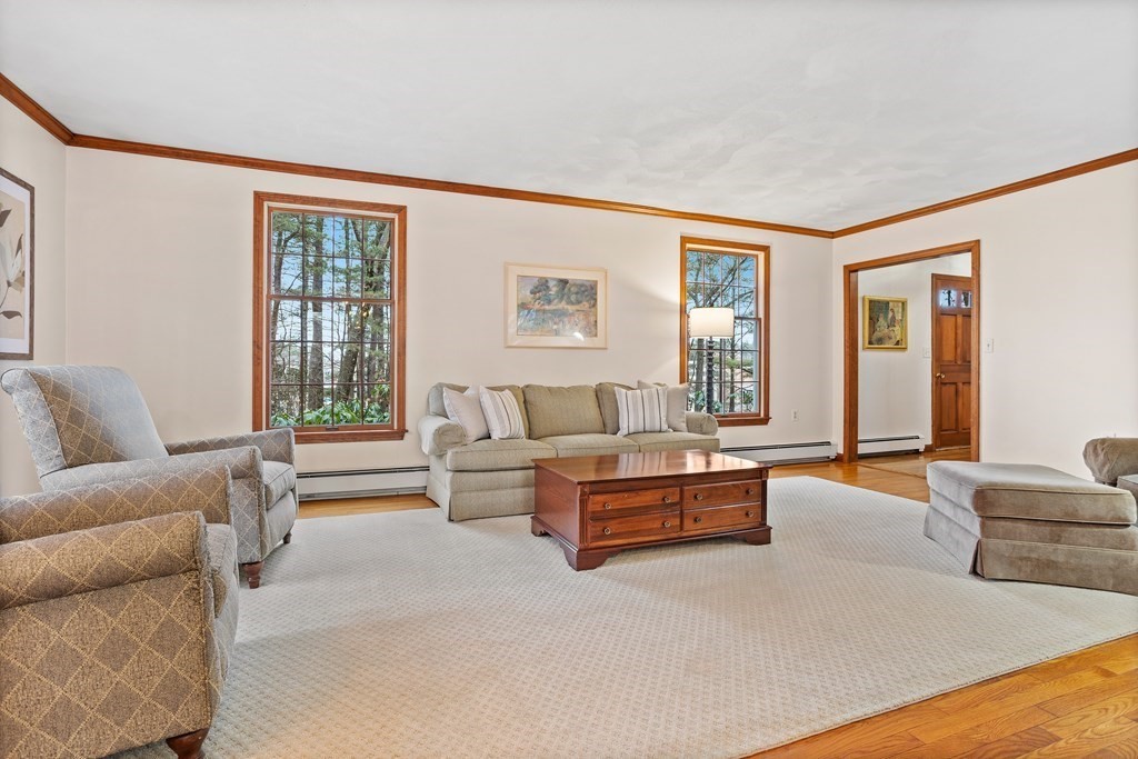 21 Green Road Bolton, MA 01740 - Photo 5 of 38