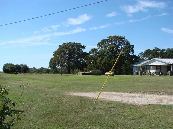 $1,080,000 | 34 Denton Road, Gordonville, TX 76245