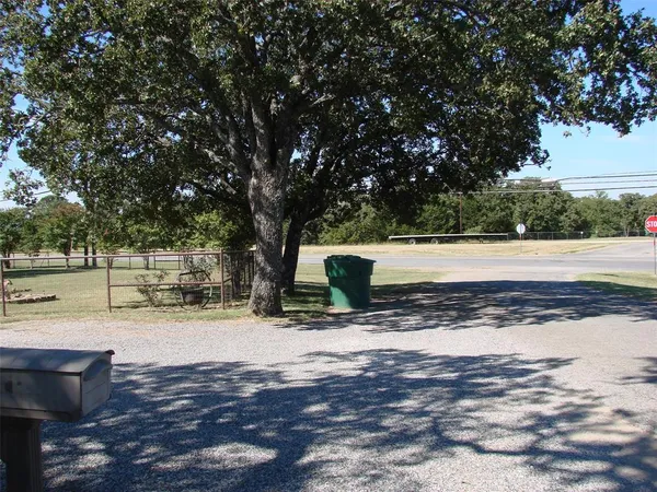 $1,080,000 | 34 Denton Road, Gordonville, TX 76245