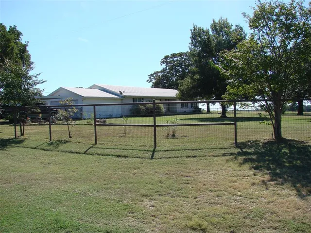 $1,130,000 | 34 Denton Road, Gordonville, TX 76245