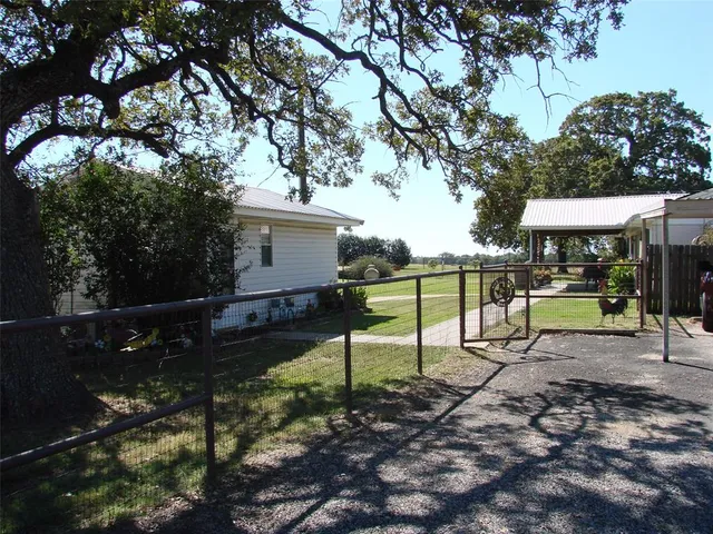 $1,130,000 | 34 Denton Road, Gordonville, TX 76245