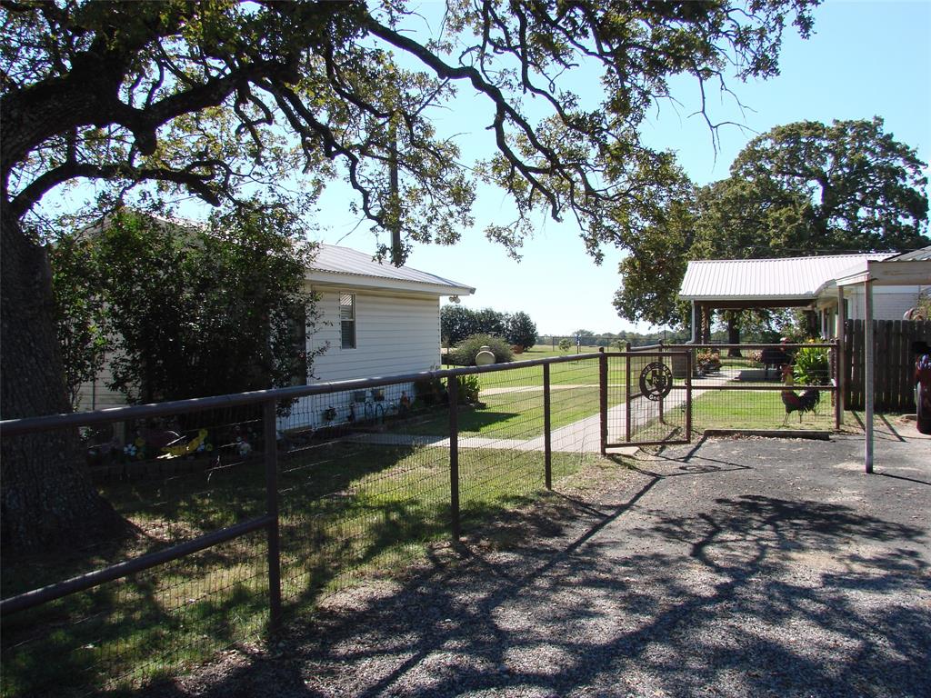 34 Denton Road Gordonville, TX 76245 - Photo 9 of 35