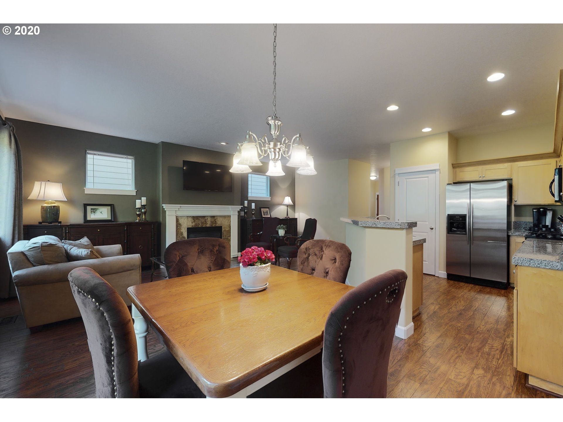30490 Southwest Ruth Street Wilsonville, OR 97070 - Photo 8 of 32 Gallery Image 8
