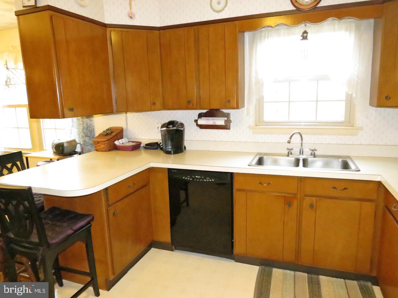 2475 Log Cabin Road York, PA 17408 - Photo 5 of 33