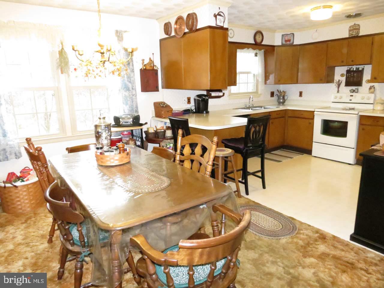 2475 Log Cabin Road York, PA 17408 - Photo 7 of 33