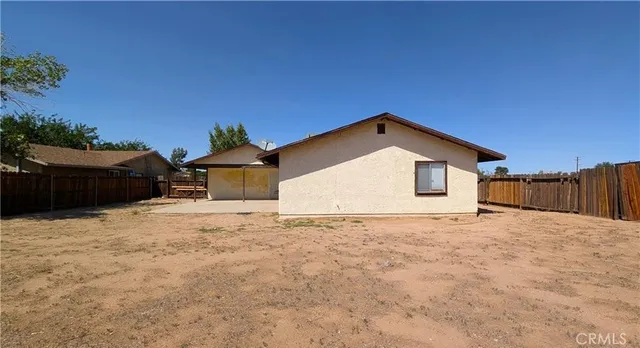 $2,300 | 10707 White, Adelanto, CA 92301