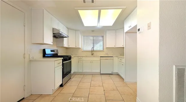 $2,300 | 10707 White, Adelanto, CA 92301