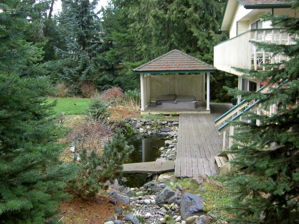 8012 180th Place Southwest Edmonds, WA 98026 - Photo 2 of 6 Gallery Image 2
