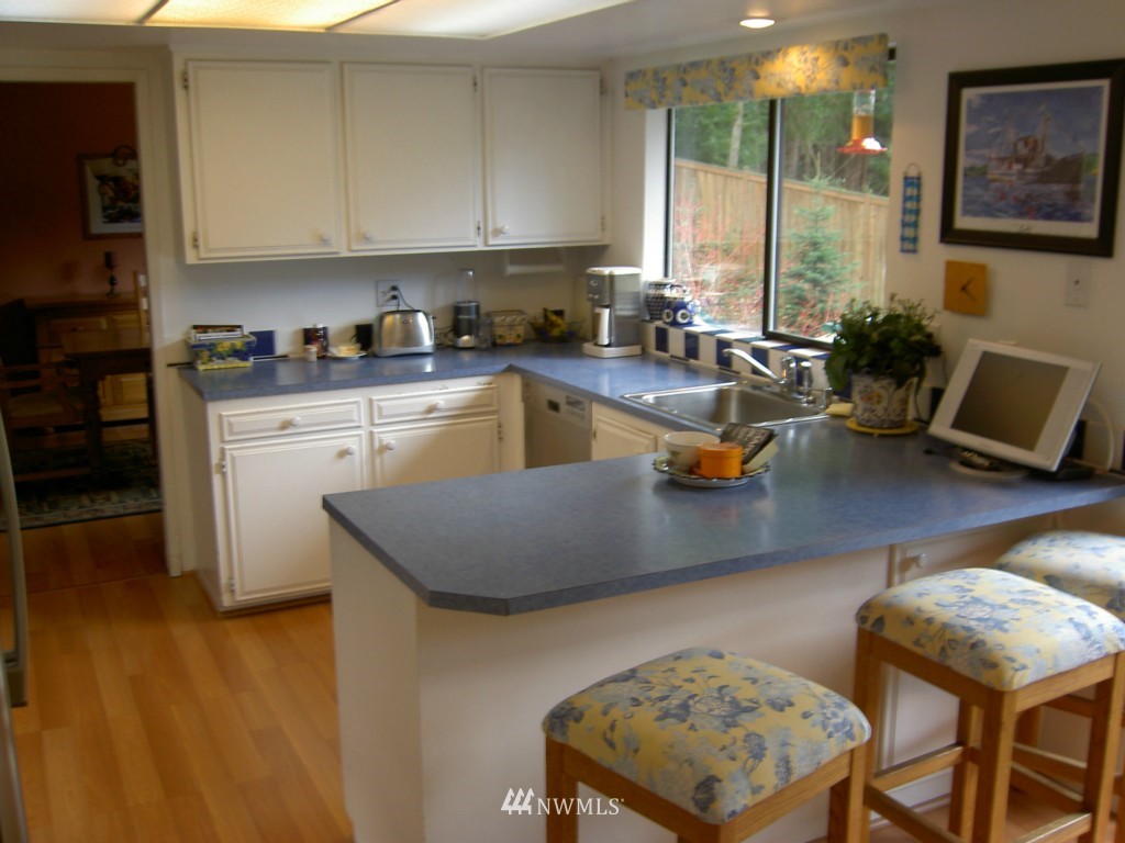 8012 180th Place Southwest Edmonds, WA 98026 - Photo 5 of 6 Gallery Image 5