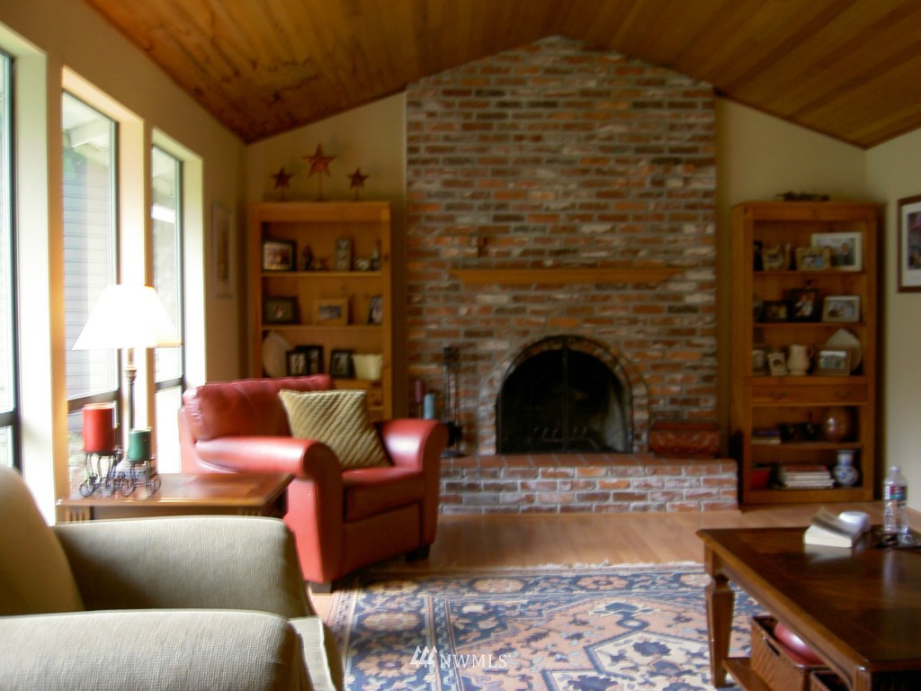 8012 180th Place Southwest Edmonds, WA 98026 - Photo 6 of 6 Gallery Image 6