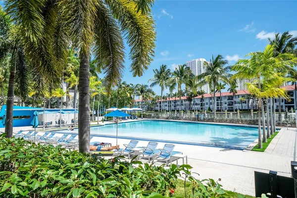 $5,500 | 2950 Northeast 188th Street, Unit 140, Aventura, FL 33180