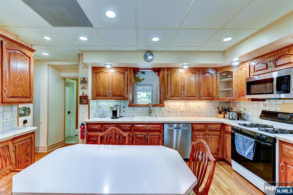 273 French Hill Road Wayne, NJ 07470 - Photo 15 of 49