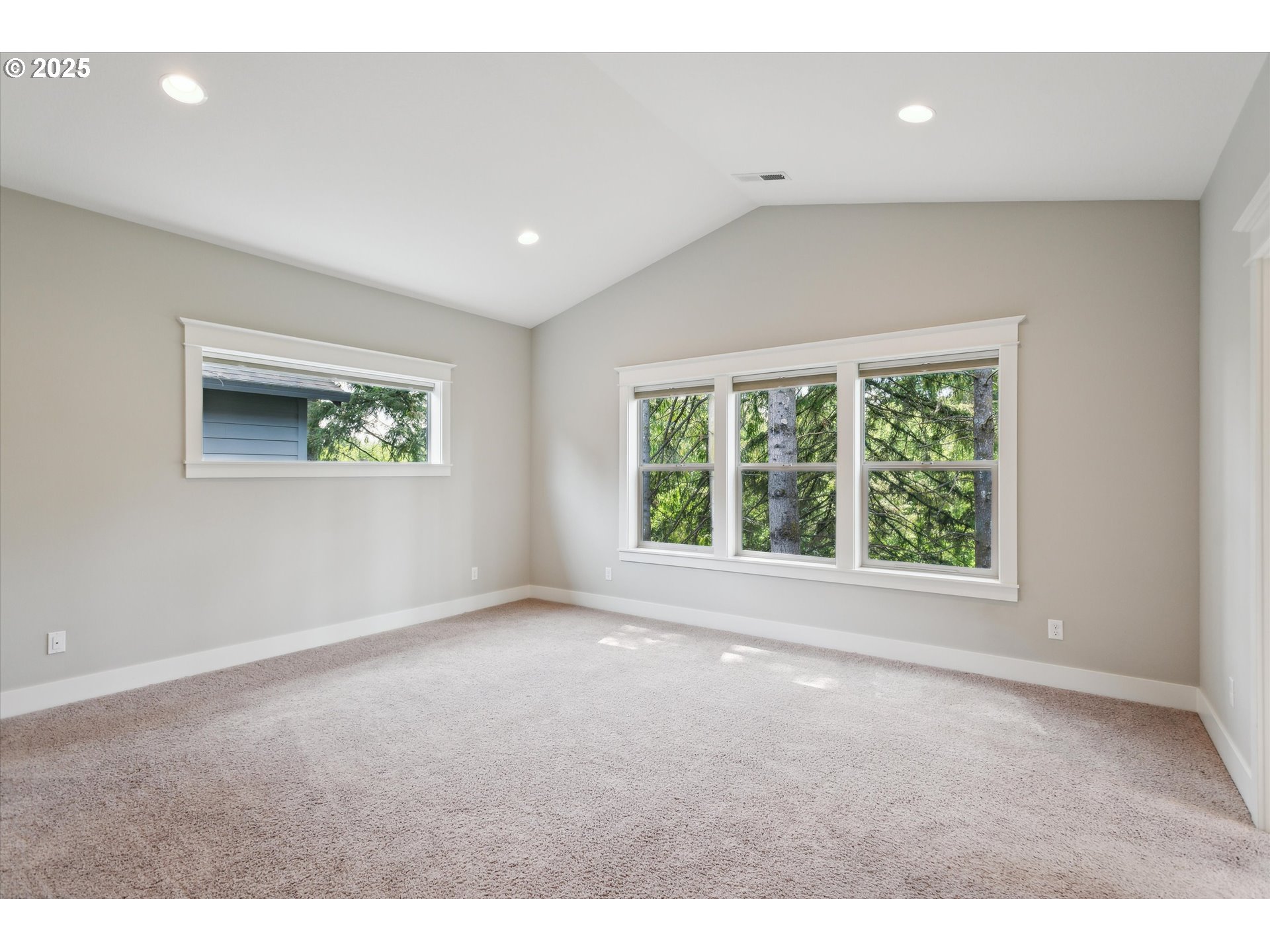 14320 Southwest Fox Lane Beaverton, OR 97008 - Photo 19 of 48 a view of a room that has a window in it