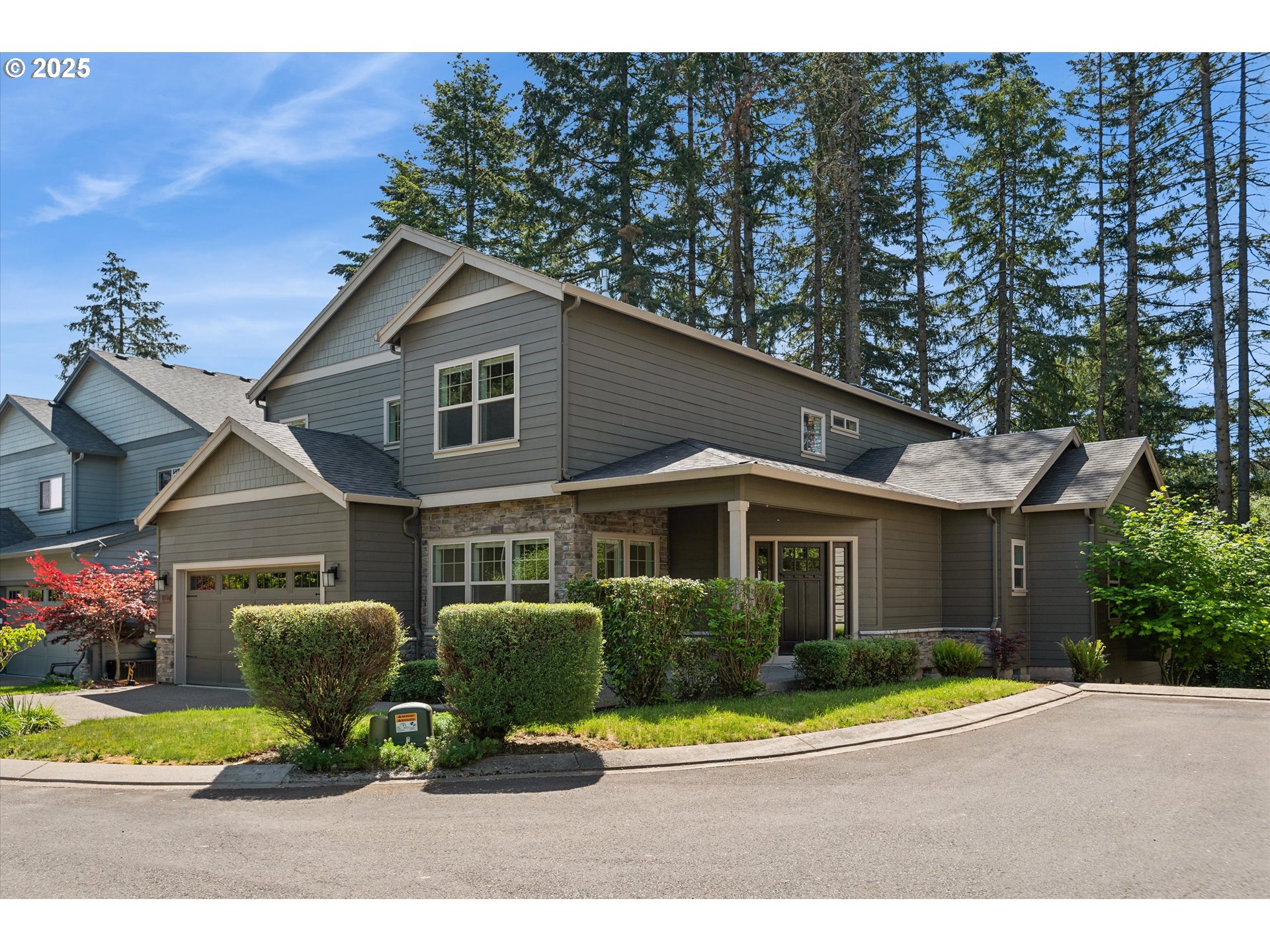 14320 Southwest Fox Lane Beaverton, OR 97008 - Photo 2 of 48 a front view of a house with garden