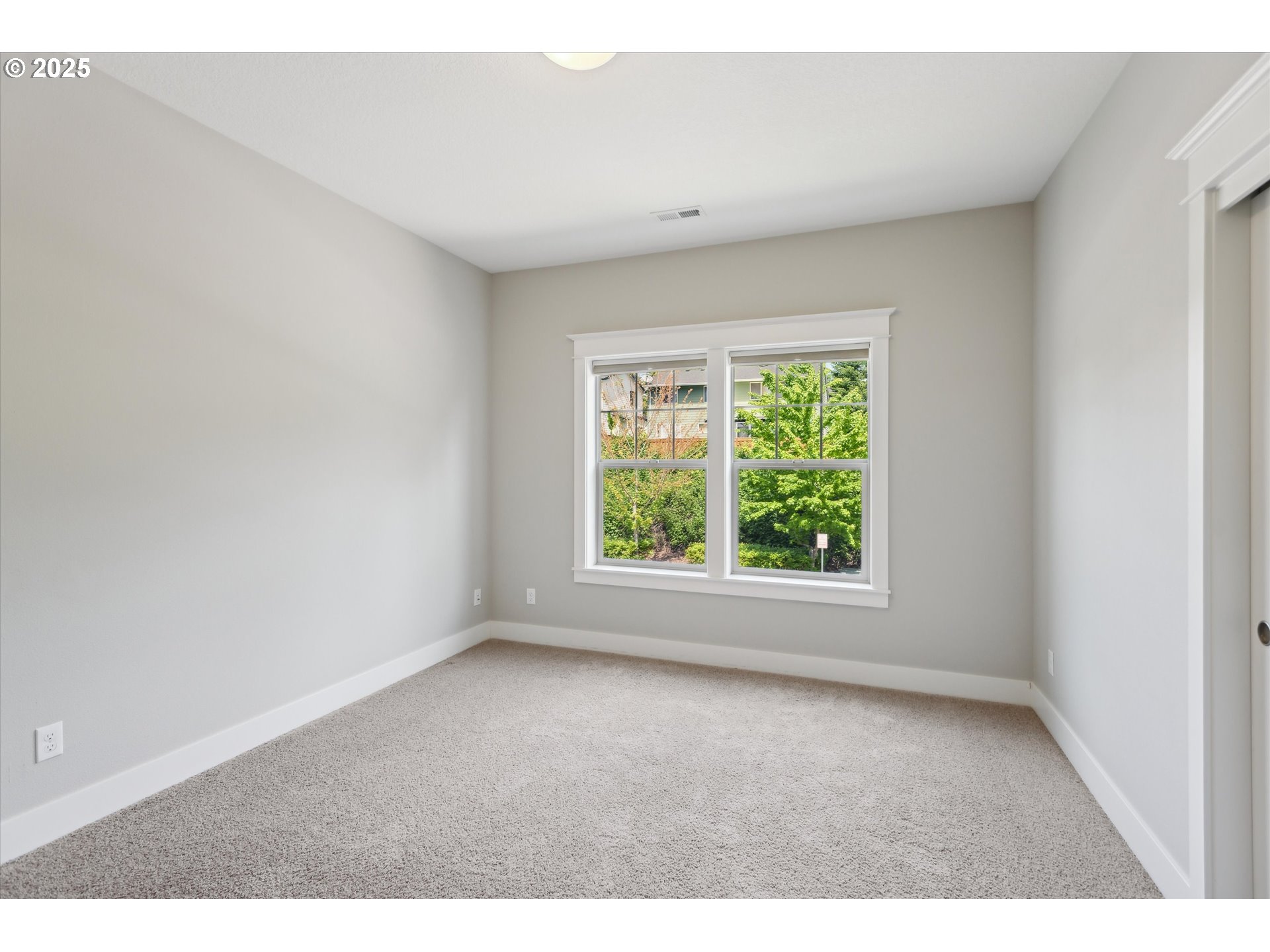 14320 Southwest Fox Lane Beaverton, OR 97008 - Photo 28 of 48 an empty room with windows