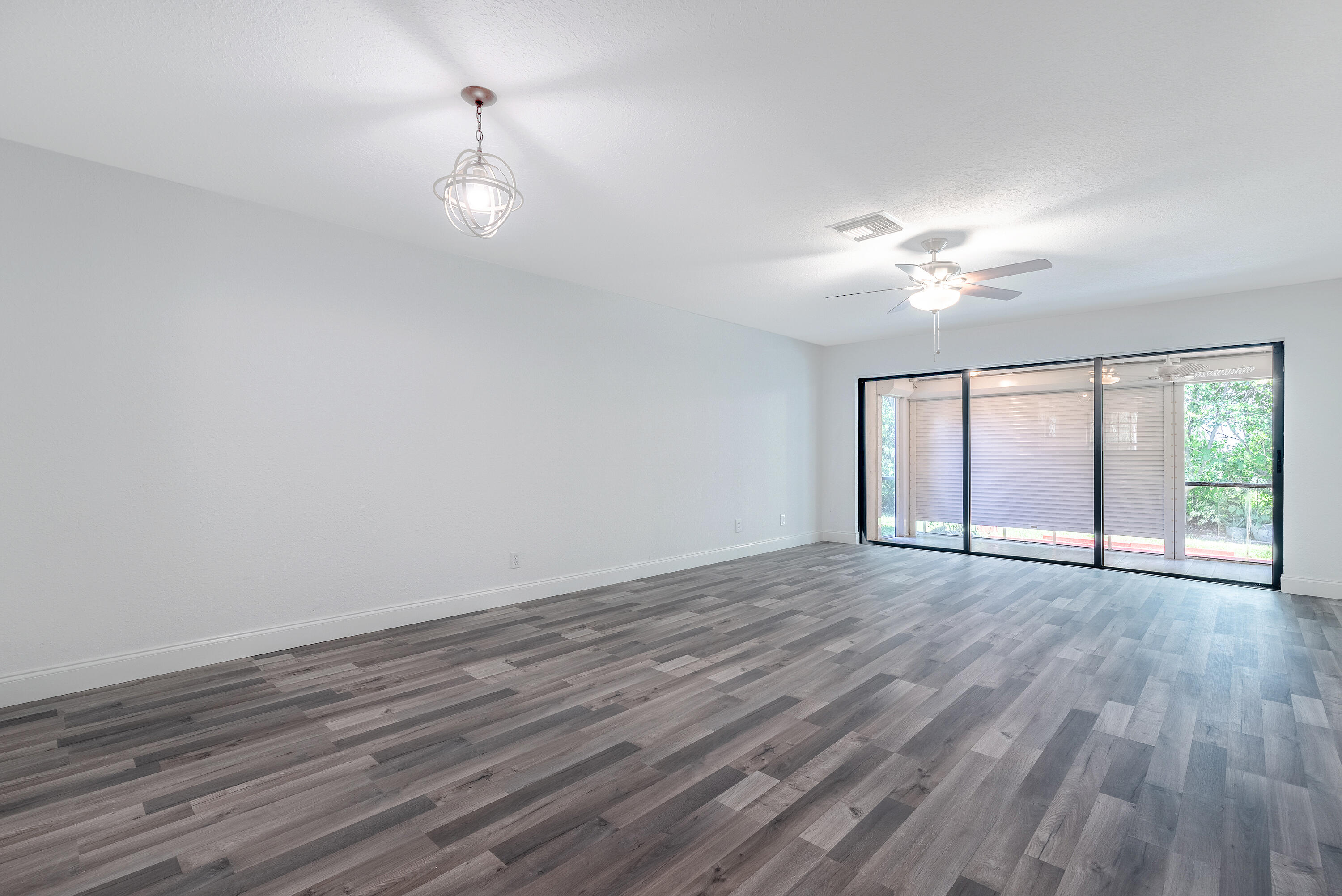 155 Southeast 7th Street Deerfield Beach, FL 33441 - Photo 11 of 24 155SE7thStreetDeerfield-5