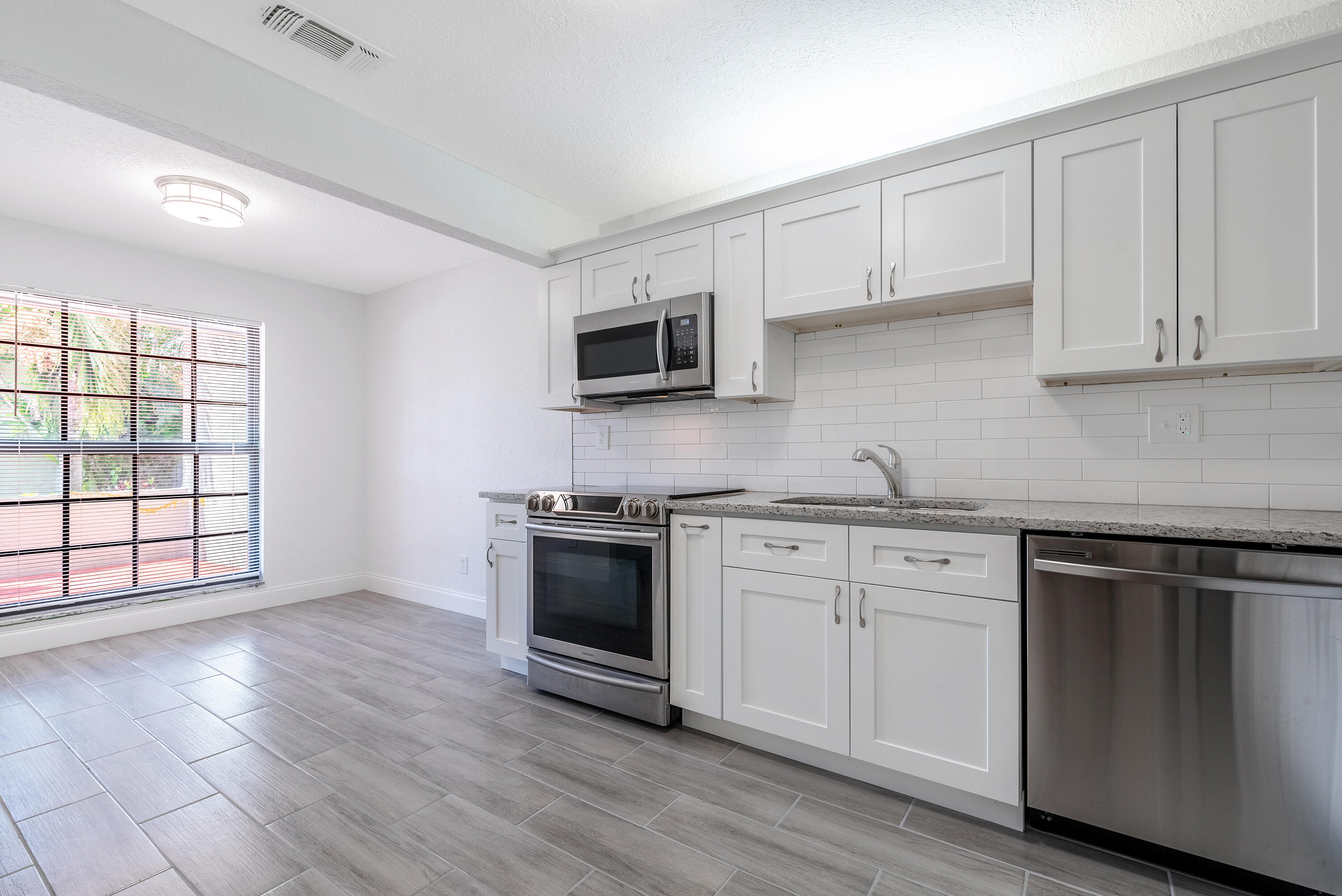 155 Southeast 7th Street Deerfield Beach, FL 33441 - Photo 7 of 24 155SE7thStreetDeerfield-7