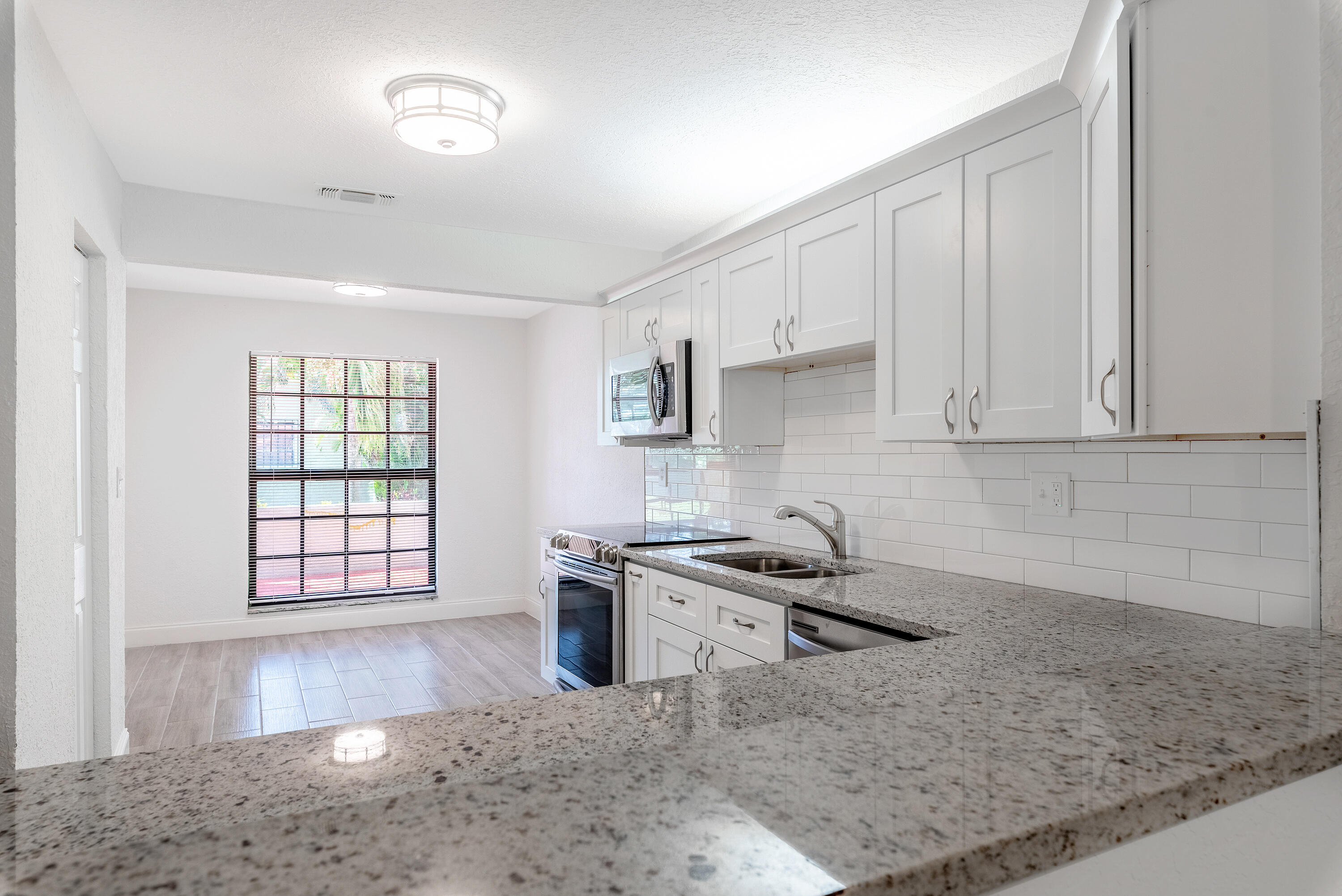155 Southeast 7th Street Deerfield Beach, FL 33441 - Photo 9 of 24 155SE7thStreetDeerfield-4