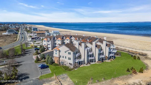 $650,000 | 201 Gateway Court, Unit 1, Union Beach, NJ 07735