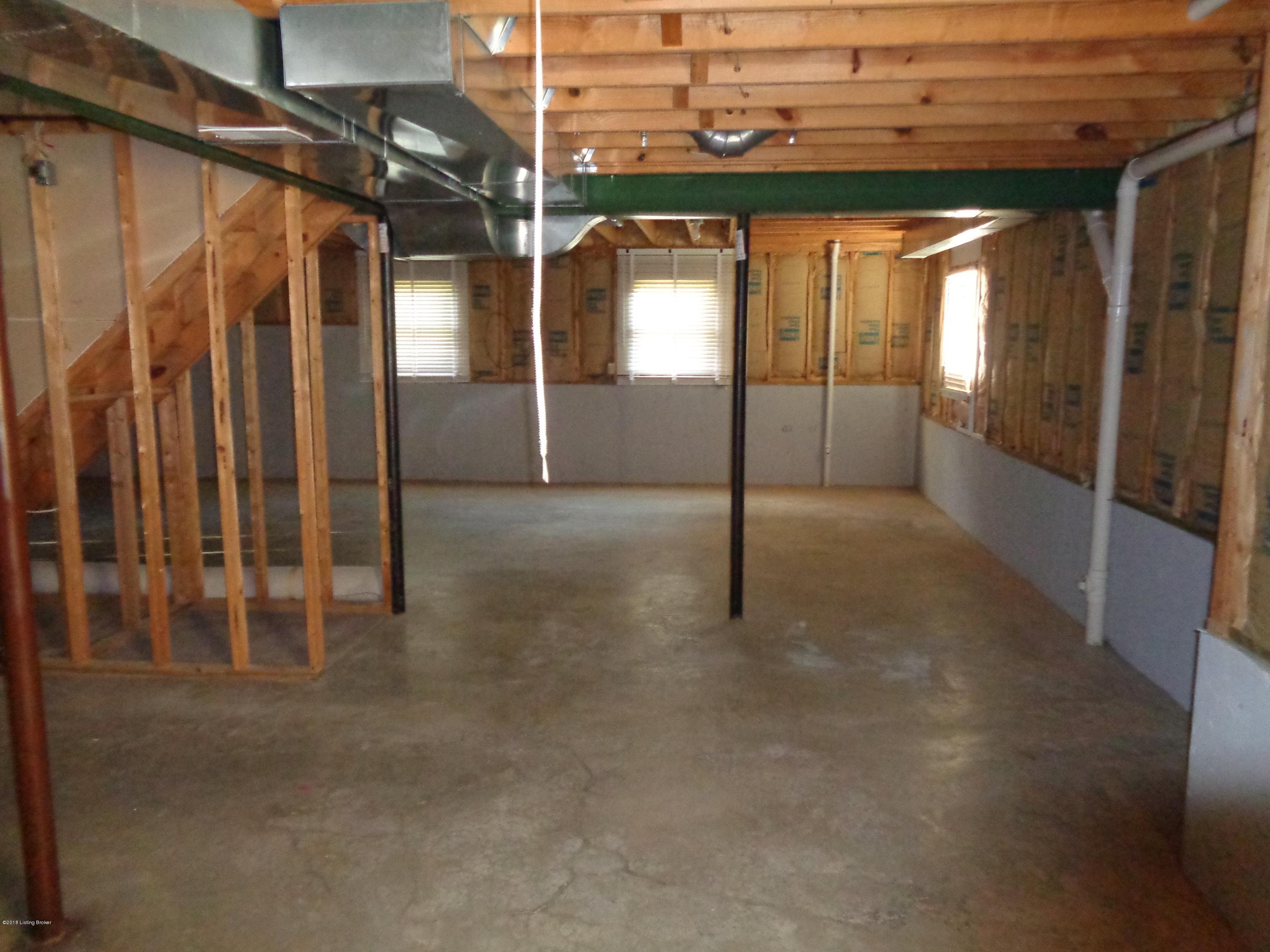 4602 Chenoweth Run Road Louisville, KY 40299 - Photo 33 of 34 DSC00271
