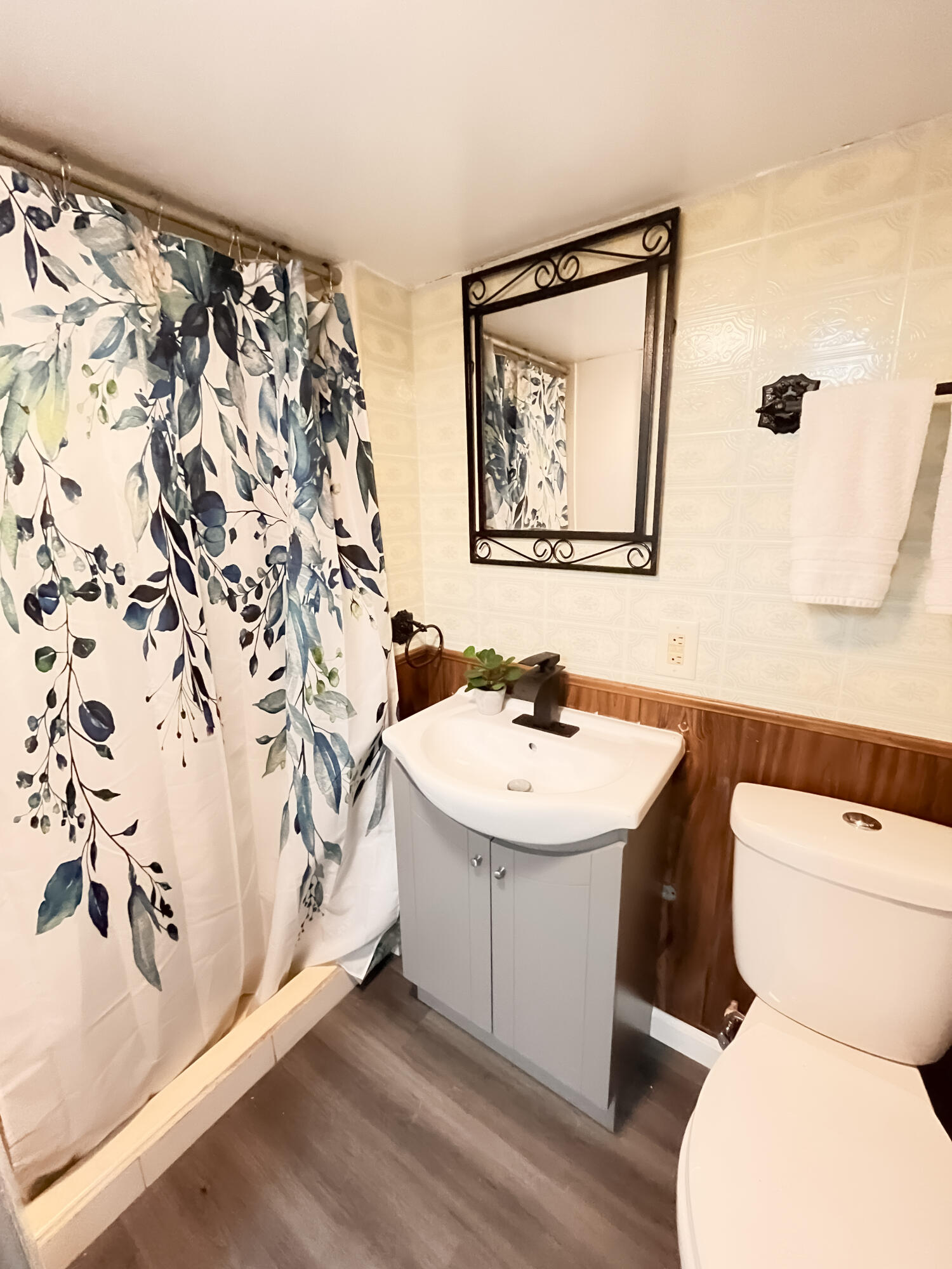 5315 West Portage Avenue Milwaukee, WI 53223 - Photo 16 of 23 lower level full bath