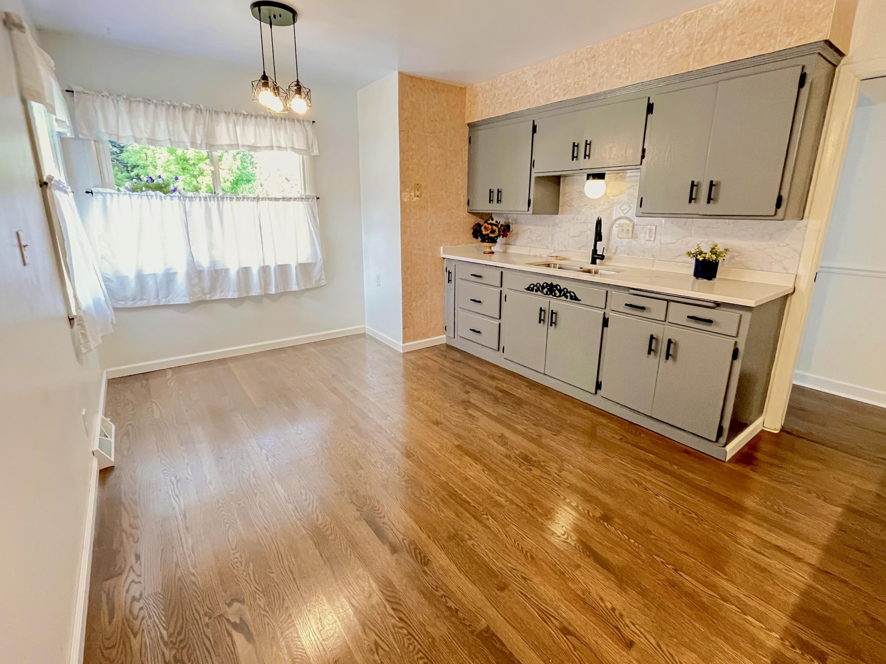 5315 West Portage Avenue Milwaukee, WI 53223 - Photo 5 of 23 spacious eat-in kitchen