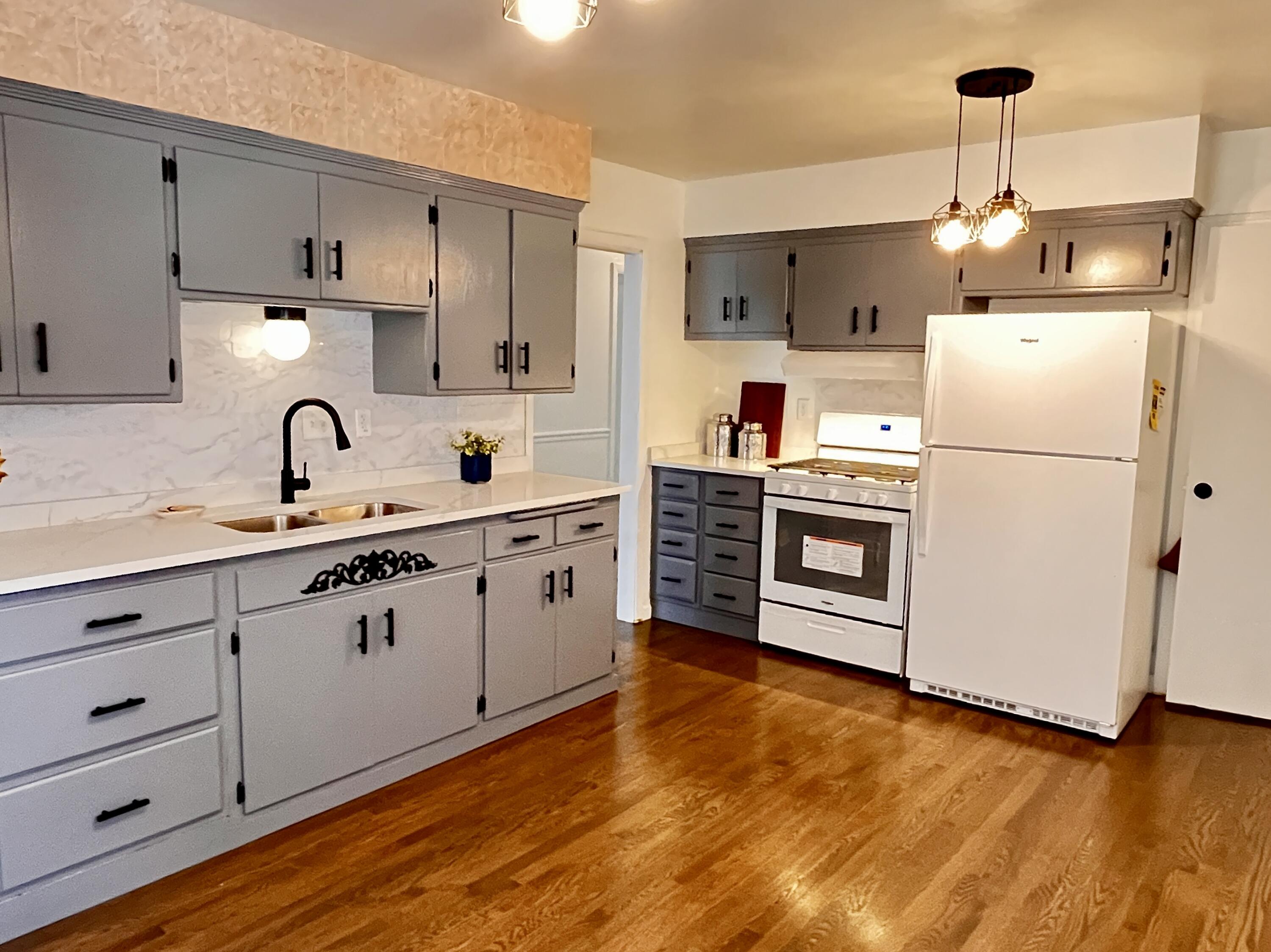 5315 West Portage Avenue Milwaukee, WI 53223 - Photo 7 of 23 beautiful marble countertops