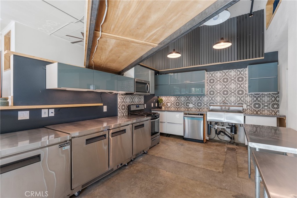 3172 Cary Street Riverside, CA 92504 - Photo 8 of 32