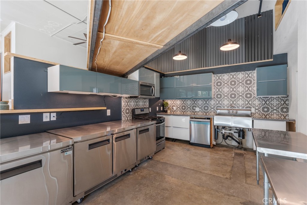 3172 Cary Street Riverside, CA 92504 - Photo 8 of 32