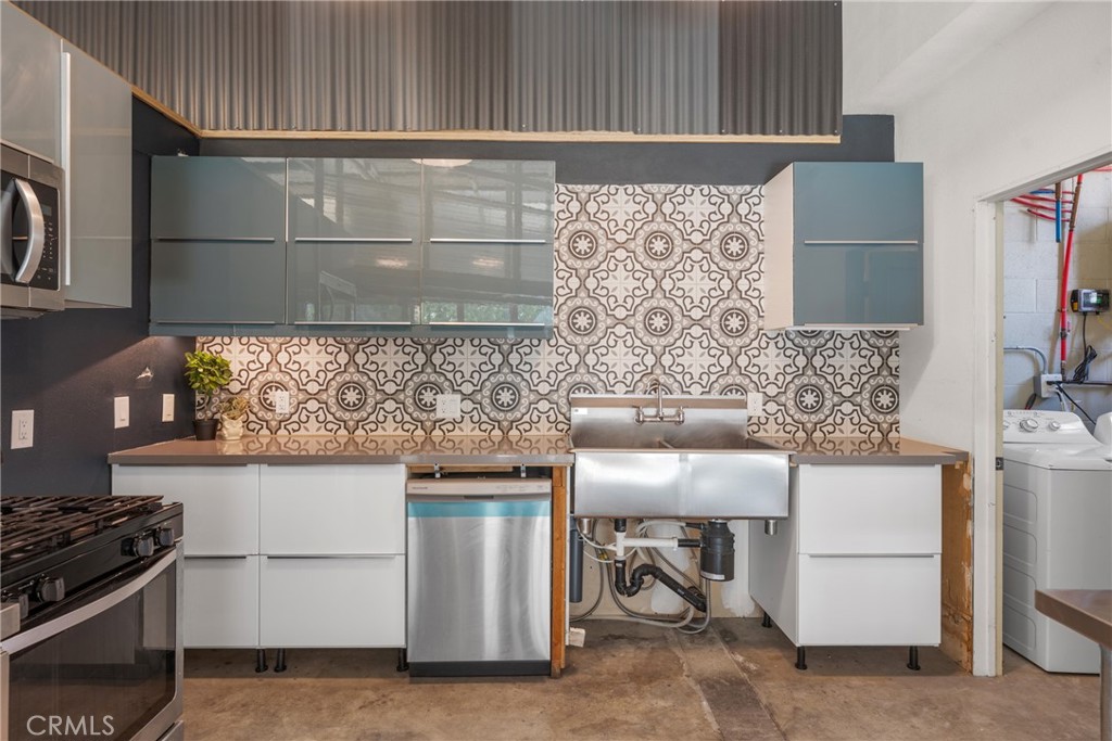 3172 Cary Street Riverside, CA 92504 - Photo 9 of 32