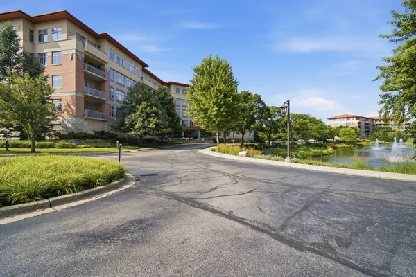 $575,000 | 45 Prairie Park Drive, Unit 409, Wheeling, IL 60090