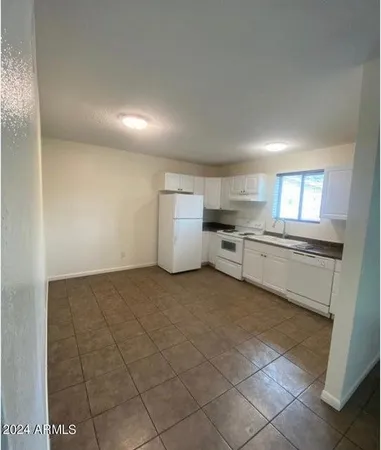$1,849 | 1420 East Brown Street, Unit B, Phoenix, AZ 85020
