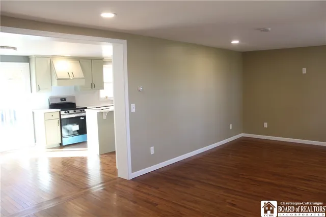 $374,900 | 7 Hillcrest Drive, Pomfret, NY 14063