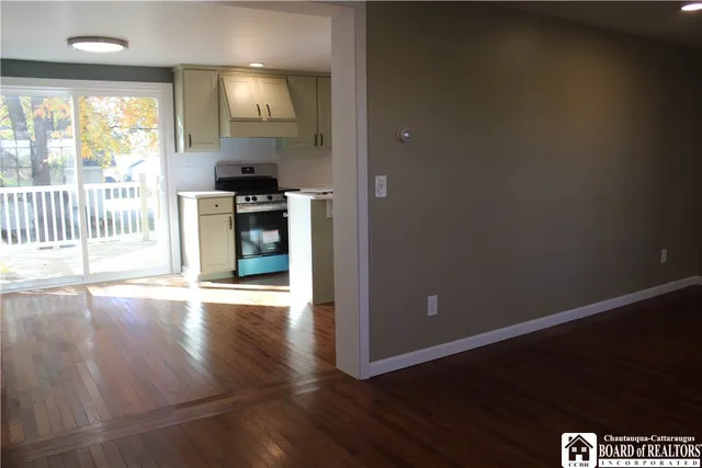 $374,900 | 7 Hillcrest Drive, Pomfret, NY 14063