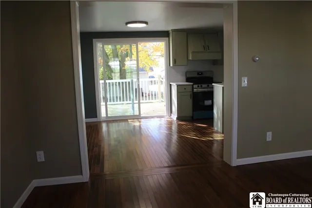 $374,900 | 7 Hillcrest Drive, Pomfret, NY 14063