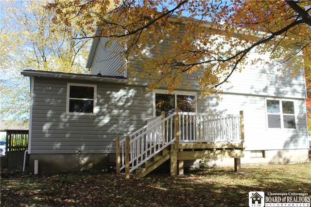 $374,900 | 7 Hillcrest Drive, Pomfret, NY 14063