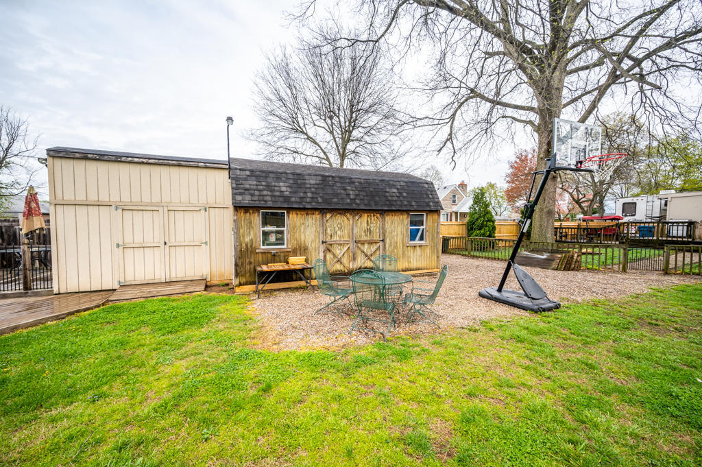 7902 Terry Road Louisville, KY 40258 - Photo 4 of 66 3 (1)