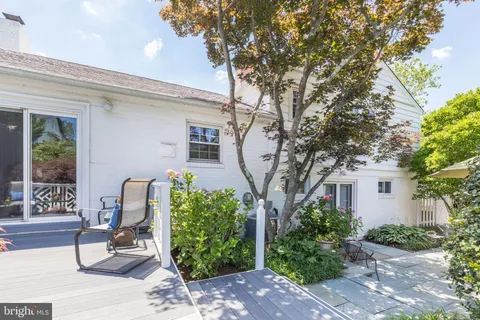 $900,000 | 4509 Clearbrook Lane, Kensington, MD 20895