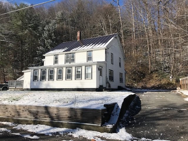 489 Connecticut River Road Hartford, VT 05001 - Photo 2 of 10 Gallery Image 2