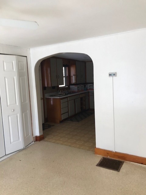 489 Connecticut River Road Hartford, VT 05001 - Photo 4 of 10 Gallery Image 4