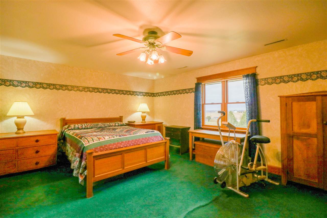 1005 9th Street Kalona, IA 52247 - Photo 16 of 28 Gallery Image 16