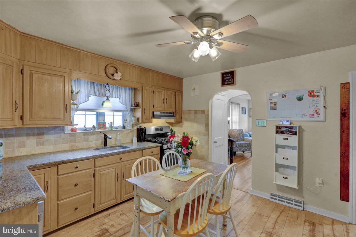 1508 Friedensburg Road Reading, PA 19606 - Photo 7 of 24