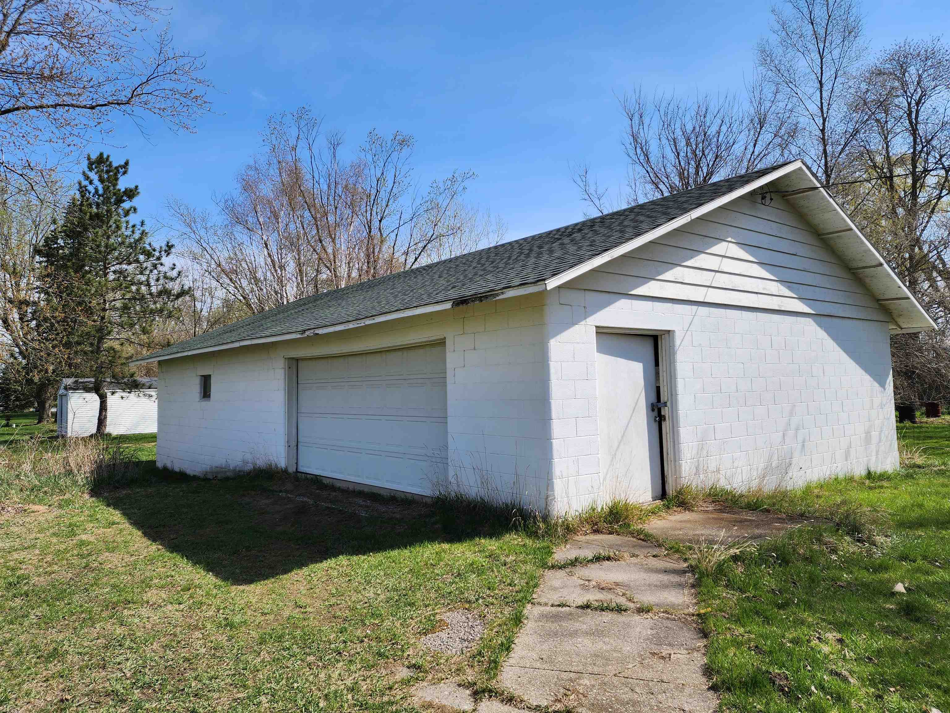 911 East Monroe Road St. Louis, MI 48880 - Photo 39 of 50 1910211-38.JPG