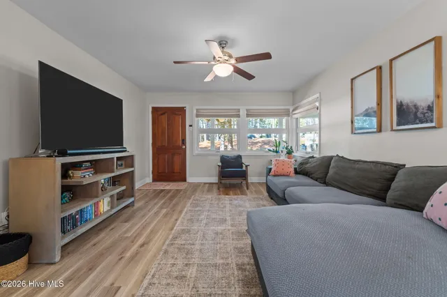 $379,000 | 401 Crestview Road, Southern Pines, NC 28387