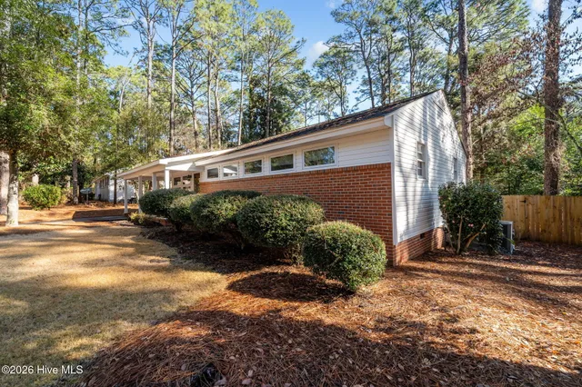 $379,000 | 401 Crestview Road, Southern Pines, NC 28387