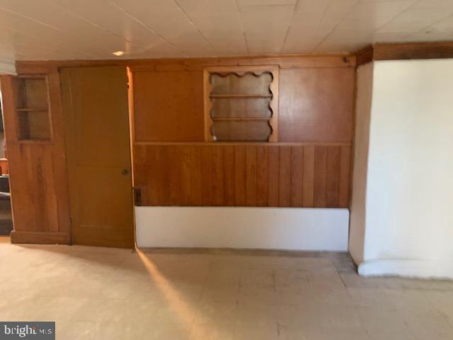 205 Twin Oaks Road Linthicum, MD 21090 - Photo 15 of 16 a bathroom with a bathtub