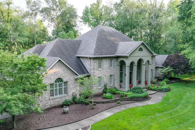 $859,700 | 1101 Suwannee Drive, Evansville, IN 47725