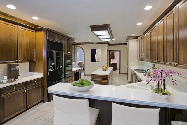 $859,700 | 1101 Suwannee Drive, Evansville, IN 47725