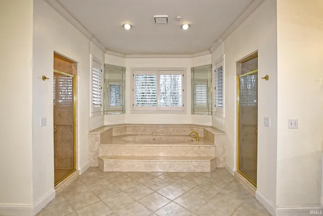 $859,700 | 1101 Suwannee Drive, Evansville, IN 47725