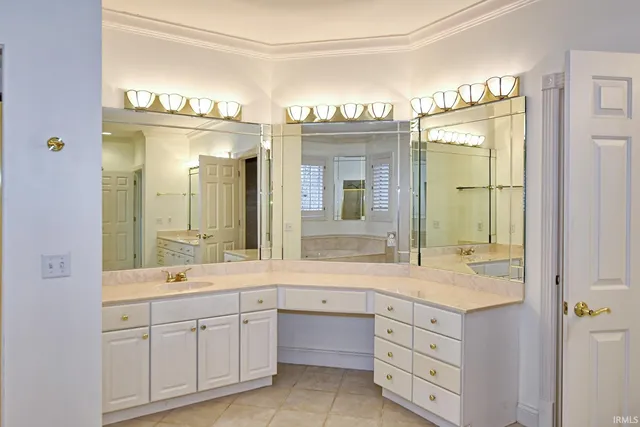 $859,700 | 1101 Suwannee Drive, Evansville, IN 47725